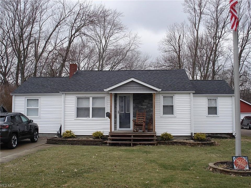 1st image of 494 1st St