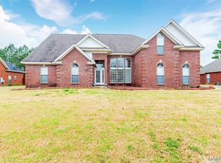 119 Timberland Ln, Millbrook, AL 36054