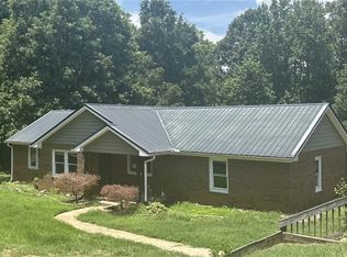 7768 Ekom Beach Rd, Ware Shoals, SC 29692