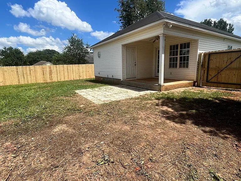 306 Haverhill Cir — Photo 15