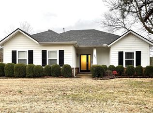 885 E Township St, Fayetteville, AR 72703