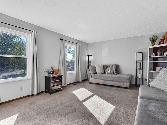 5th image of 144 Garston Ct