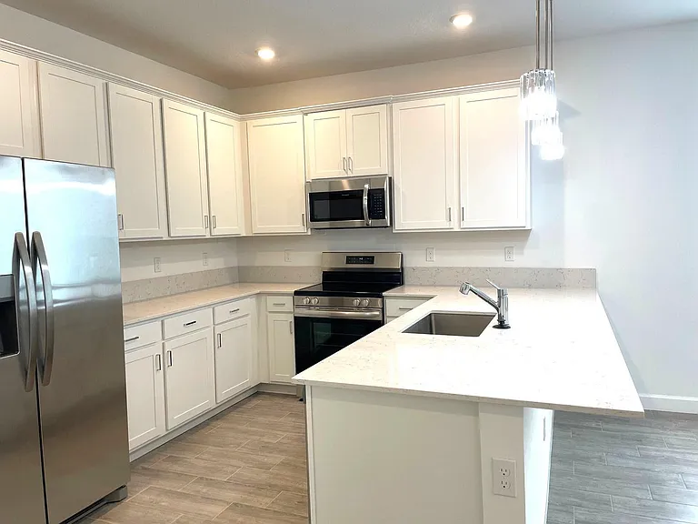 13419 Noble Dr — Photo 7