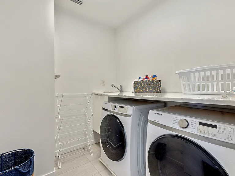 9100 San Martin Blvd NE — Photo 22