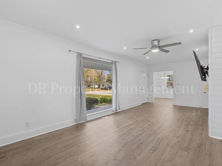 319 Forest Hill Ave — Photo 3