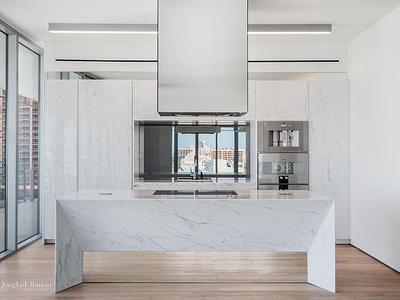 5th image of 120 Ocean Dr APT 1100