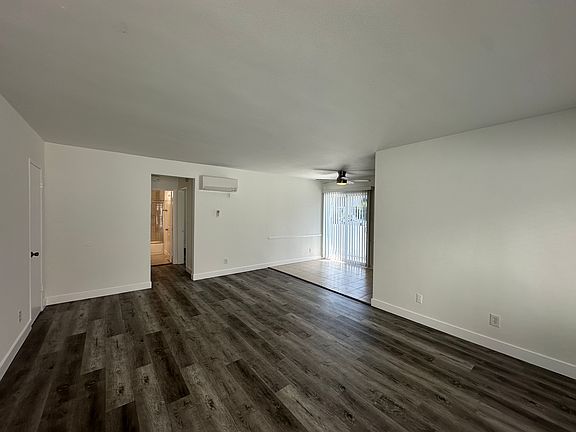 4th image of 1530 N Formosa Ave #1