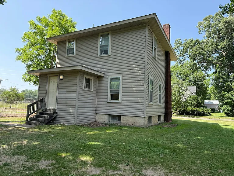 518 Crowell St — Photo 7