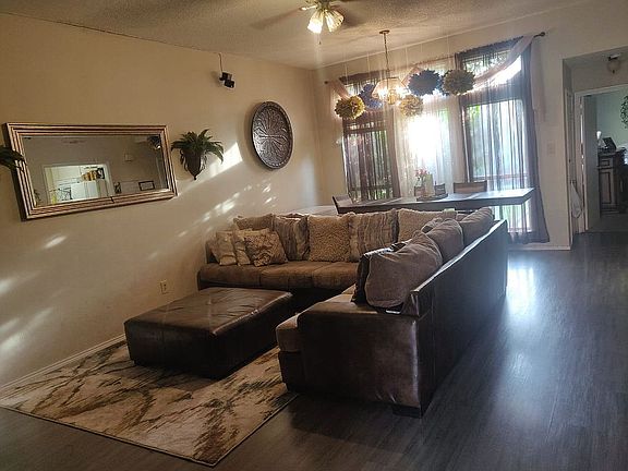 3rd image of 5928 Royal Club Dr
