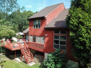 1425 Scenic Dr, Downingtown, PA 19335