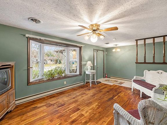 2nd image of 645 Ironwood Dr