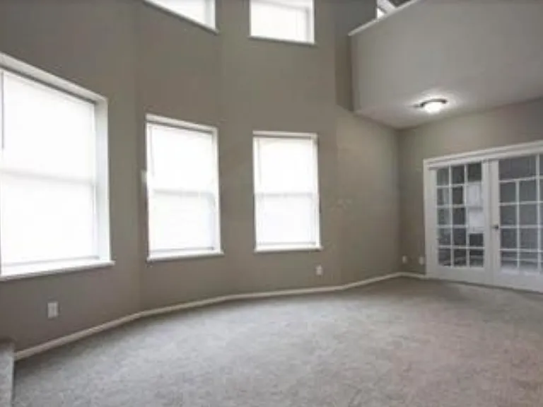 210 S 24th St #402 — Photo 1