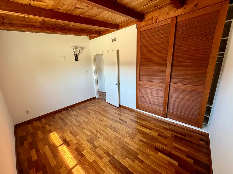 6833 Draper Ave — Photo 15