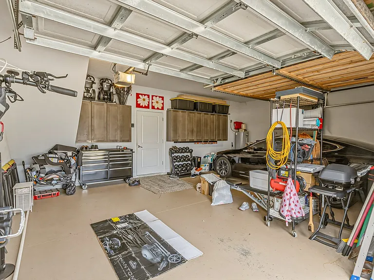 Oversized 2 Car Garage