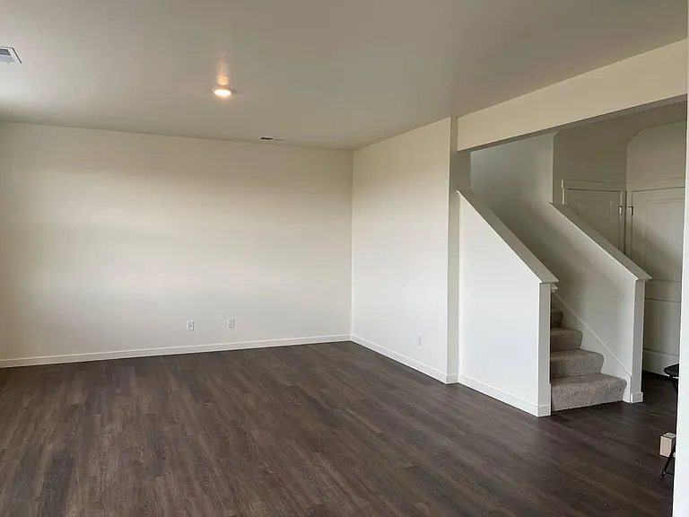 6045 Holstein Dr — Photo 12