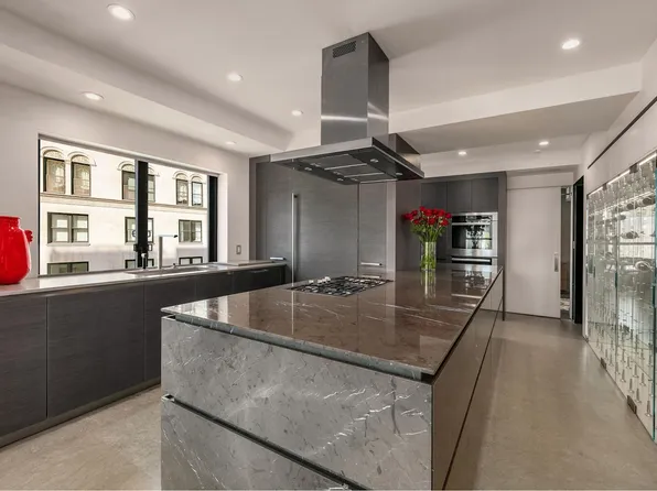 605 Park Avenue image 6 of 26