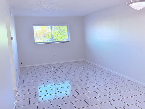 4th image of 600 SW 2nd Ave #2350