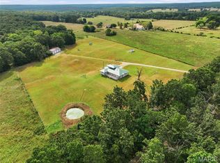 12598 Bell Rd, Roby, MO 65557