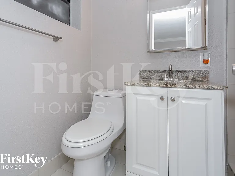6548 SW 26th St — Photo 14
