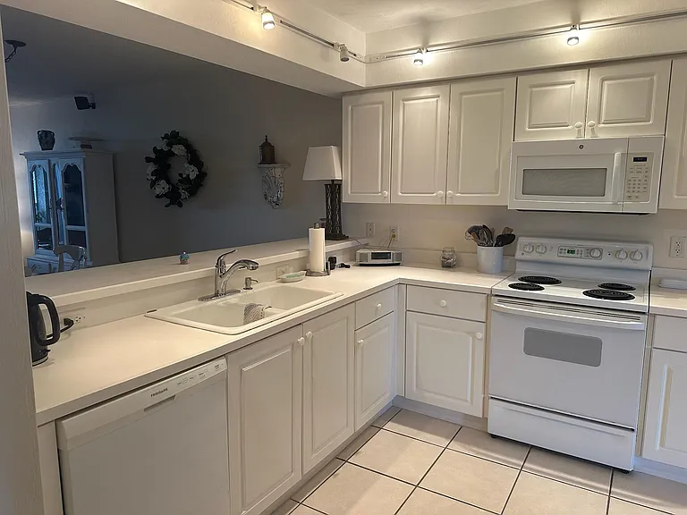 426 Bouchelle Dr #303 — Photo 11