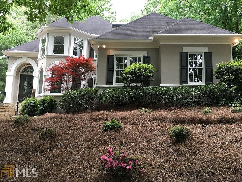 2nd image of 402 Amber Ln