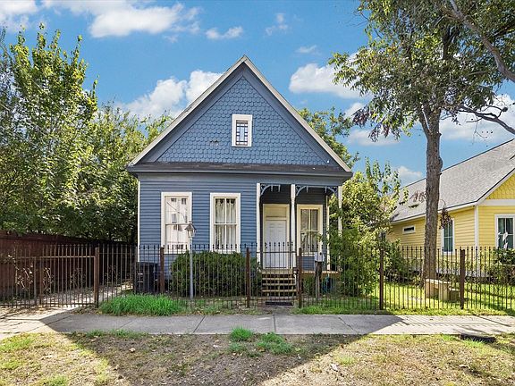 2nd image of 1609 Fulton St