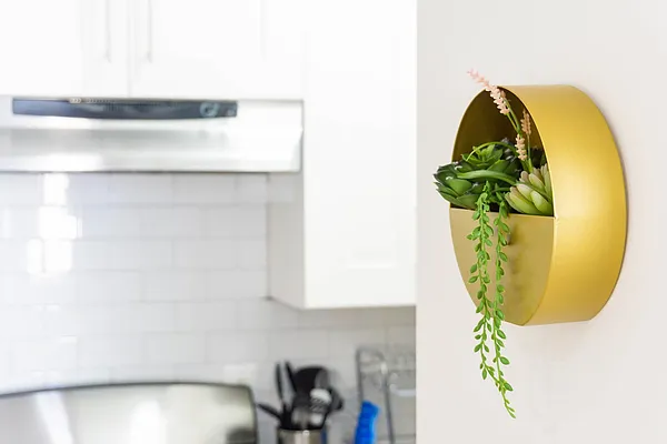 Rented by Century 21 Metropolitan | media 22