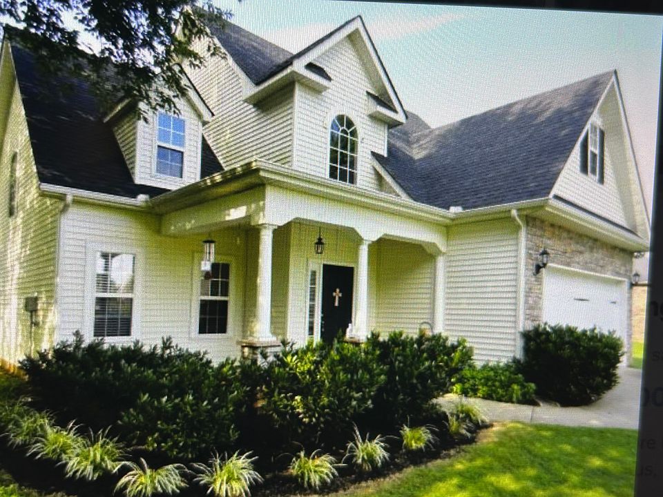 1st image of 571 Laurel Ln