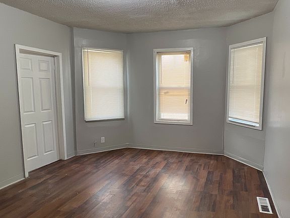 4th image of 18 Dikeman St #1