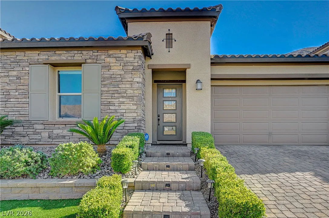 4 bed, 2.5 bath, 2592 sqft, $5,395 — Photo 4