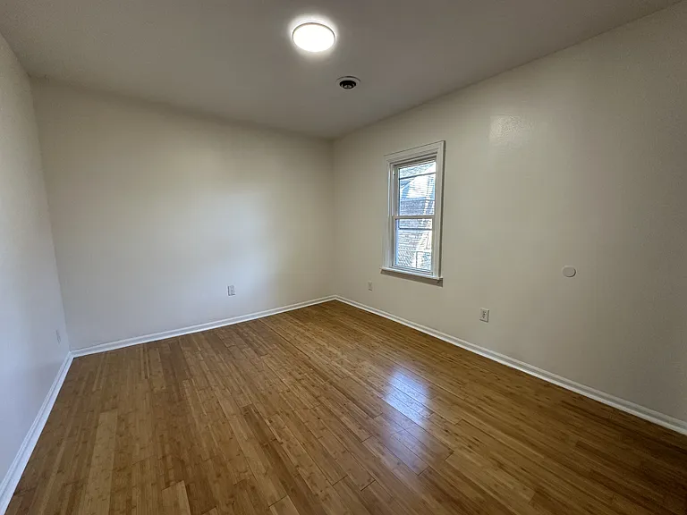 1102 Sandy Hollow Rd — Photo 5
