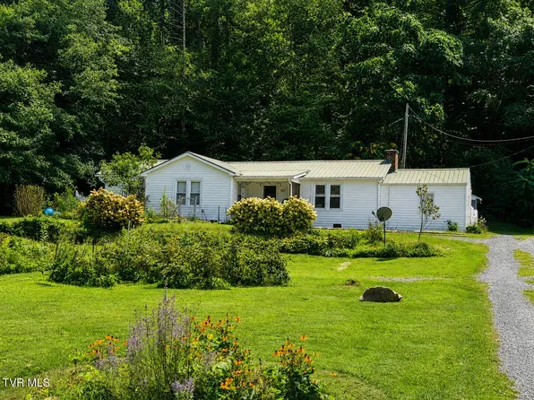 821 S Beaver Dam Ave, Damascus, VA 24236