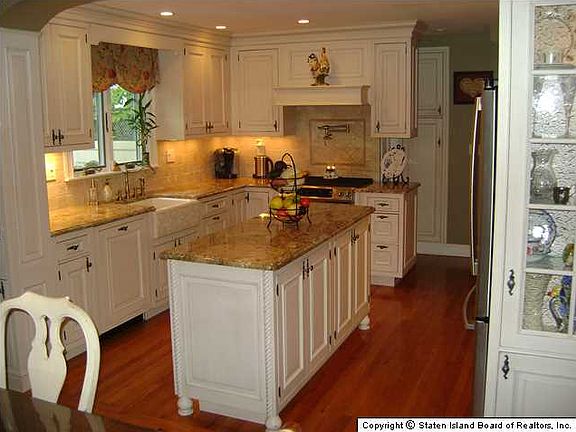 3rd image of 181 Maine Ave