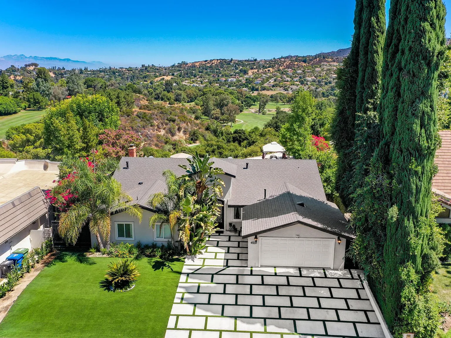 Nogales Dr, Tarzana — Photo 2