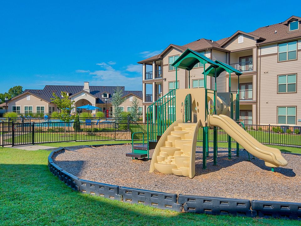 A beautiful apartment community in Bentonville, Arkansas filled with luxury, convenience, & entertainment at your finger tips.