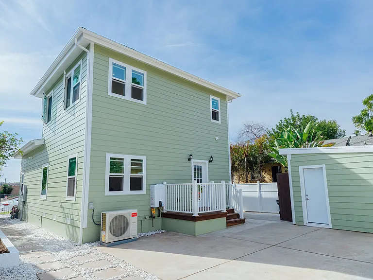175 E Villa St — Photo 15