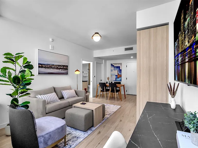 225 N Miami Ave #1709 — Photo 8