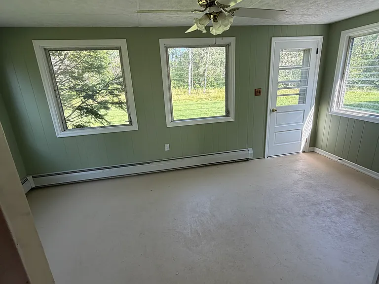 818 Griffin Pond Rd — Photo 5