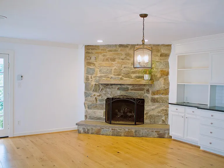 616 Walker Rd — Photo 7