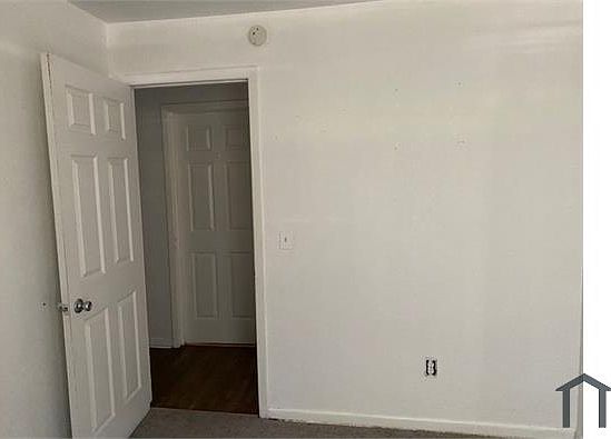 5th image of 4421 Jade Dr W