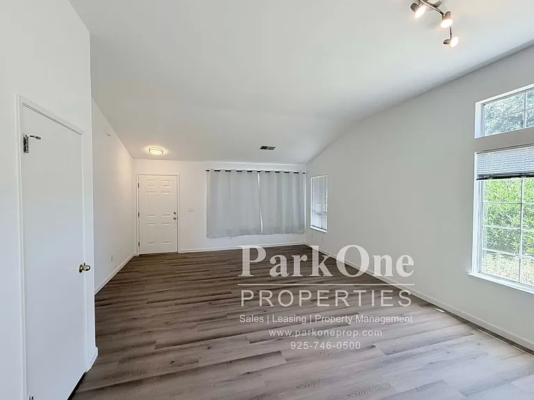 2848 Saint Joseph Dr — Photo 5
