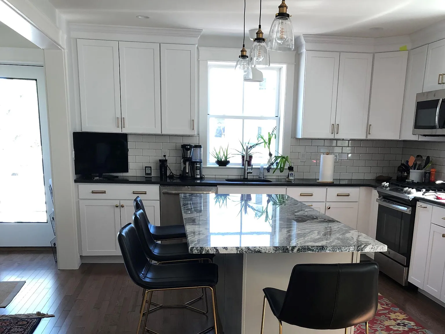 2 bed, 1300 sqft, $2,950 — Photo 2