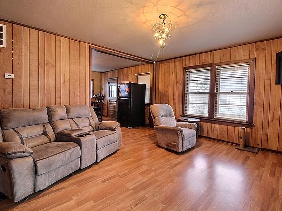 4th image of 508 N Logan St