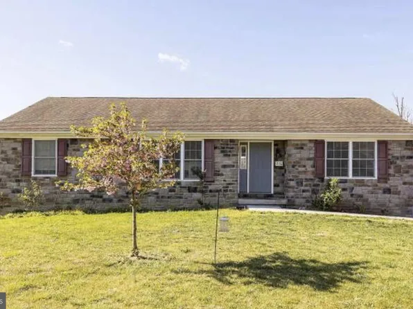 216 Paragon Dr, Bunker Hill, WV 25413