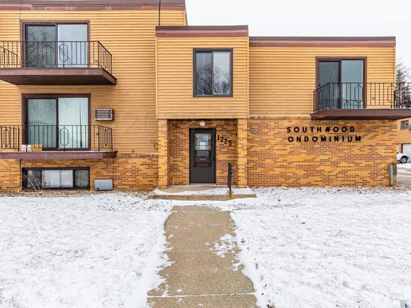 1225 7th St S APT 5, Moorhead, MN 56560