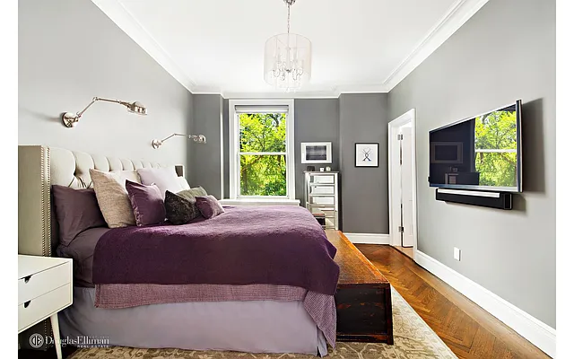 Sold by Douglas Elliman | media 20