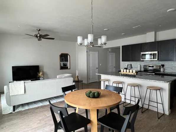 540 S Quillan Ct, Kennewick, WA 99336