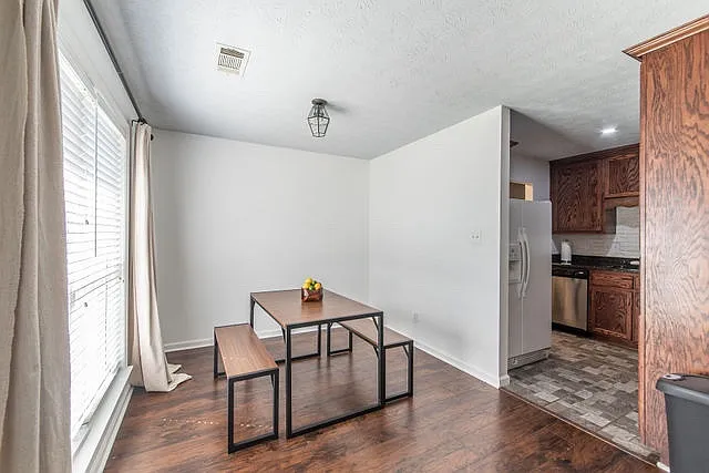 115 Dellwood Ct — Photo 5