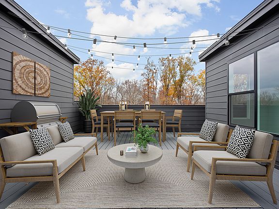 Rooftop Deck w a View