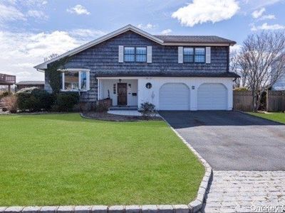 8 Crosson Avenue, Bayville, NY, 11709